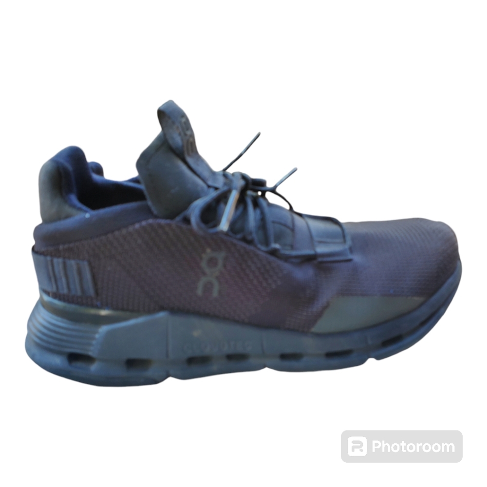 On Cloud Women's Cloudnova Black|Eclipse size 6